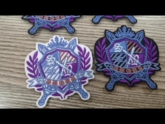 Etiquetas de bordado personalizadas Parches de transferencia de calor para etiquetas de ropa