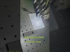 Etiqueta brillante de la transferencia de calor del silicón 3d impresa en el paño del terciopelo para el sombrero