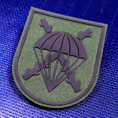 Parches para prendas de vestir Etiquetas de impresión de pantalla cinta de velcro silicona en parches para chaquetas