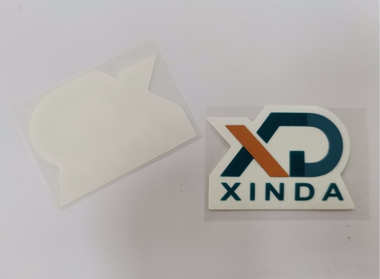 La grabación en relieve imprimiendo la transferencia de calor de las técnicas etiqueta diseño modificado para requisitos particulares
