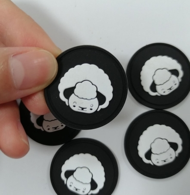 la transferencia de calor lavable de las etiquetas de la goma de silicona de la insignia 3D modificó para requisitos particulares
