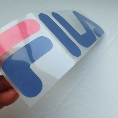 Etiquetas amistosas de la ropa de la transferencia de calor del silicón 3D de Eco con su propio logotipo