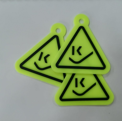 Las insignias de goma de los remiendos del silicón 3D del PVC cosen en lavable modificada para requisitos particulares