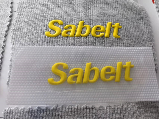 3D que imprime la ropa de la transferencia de calor de la ropa etiqueta la grabación en relieve del silicón