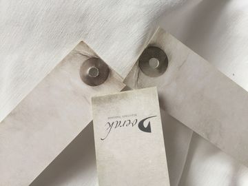 Etiquetas colgantes de encargo especializadas de la mercancía, etiquetas colgantes únicas del regalo para la joyería