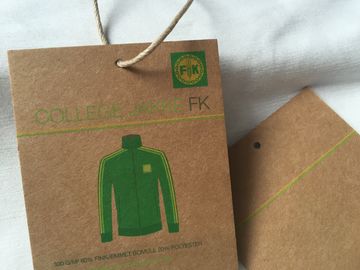 Etiqueta colgante del papel de Brown Kraft de 3 colores, algodón de 3m m/cordón de lino de las etiquetas colgantes de encargo de la ropa