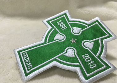 Los remiendos de encargo ovales hermosos de la ropa bordados cosen en las insignias Eco - amistoso
