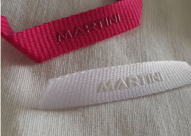 La tela de encargo de la impresión de pantalla de seda marca el lazo de la suspensión con etiqueta de la camisa de las etiquetas en la ropa