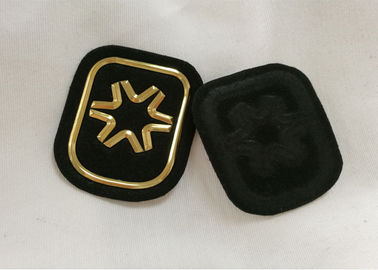 El negro y el oro grabaron en relieve las insignias de encargo del velcro de los remiendos del caucho 3D para Soprtswear