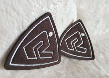 Remiendos modificados para requisitos particulares del cuero repujado de la gamuza marrón, logotipo de alta densidad brillante de Siliver Tpu