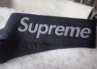 Logotipo reflexivo de alta frecuencia supremo de 3D 3M en la cinta de nylon de los 3.2cm para el logotipo de los sombreros