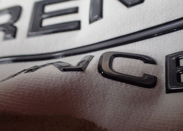 3D etiquetas de la ropa de la transferencia de calor del efecto TPU, remiendo de alta frecuencia con el logotipo de grabación en relieve para modificado para requisitos particulares