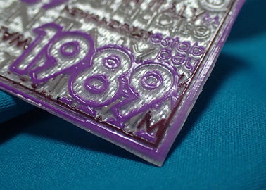 El material del silicón crea la etiqueta del paño para requisitos particulares del Pvc, remiendos decorativos 3D para las chaquetas