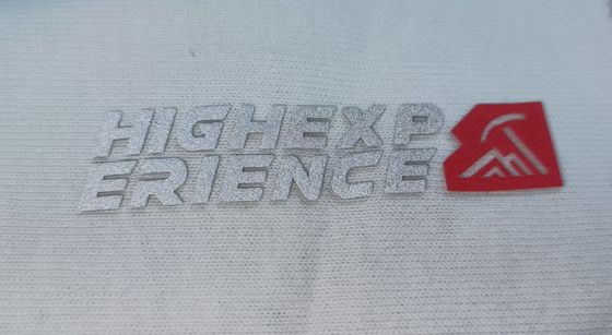 Logotipo de OEKOTEX Parches lavables y insignias de silicona de plata reflectiva personalizadas