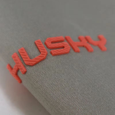 T-shirt personalizado Etiqueta de silicona lavable 3D Logotipo de silicona suave transferencia de calor insignia de silicona