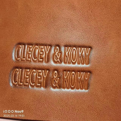 Grabado con láser personalizado Logotipo de marca de cuero Reparación en relieve Parche Etiqueta en blanco Etiqueta Leatherette PU Parches para jeans Beanie