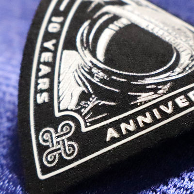 Etiqueta personalizada Etiqueta de silicona brillante Etiqueta de transferencia de calor Logotipo de caucho para prendas de vestir