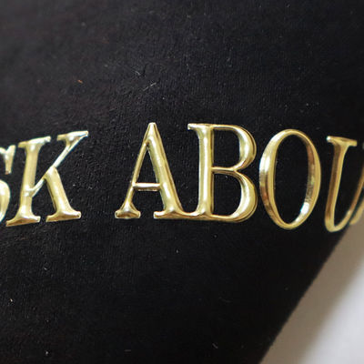 Etiqueta de transferencia de calor de TPU negro GlossGrip (0,2 mm, fusión de la prenda)