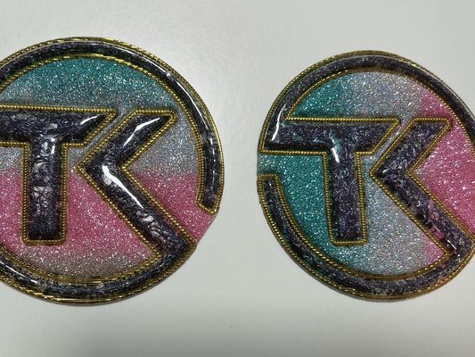 Diseño púrpura Transferencia de calor de color arcoíris personalizado Efecto holográfico Metallic Soft TPU Parches para jeans