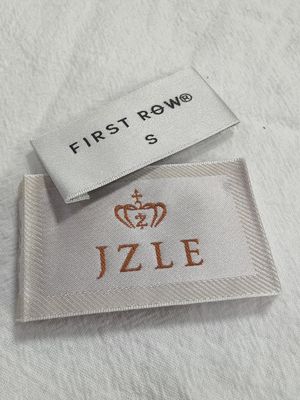 Parches de bordado personalizados para el cuello, tejido de alta densidad, etiquetas de lujo para zapatos