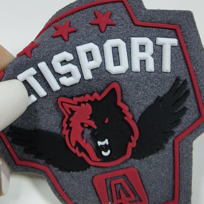 Estiramiento personalizado en 3D Etiqueta de logotipo de ropa lavable Reflector de transferencia de calor pegatina de prensa de impresión de pantalla