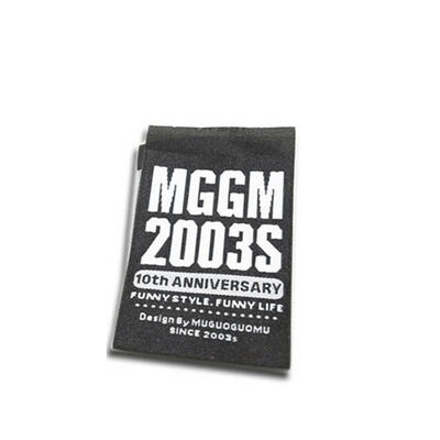 Etiquetas tejidas para uso en ropa de lujo