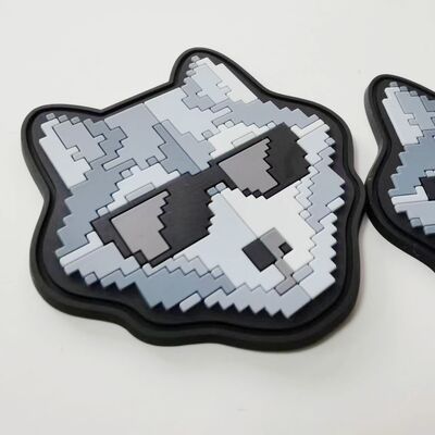 Emblema de silicona 3D personalizado - Pixel Art Lobo en forma de parche de transferencia de calor para ropa
