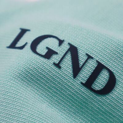 Etiquetas de transferencia de calor de silicona plana personalizada de fábrica lavables para prendas de vestir