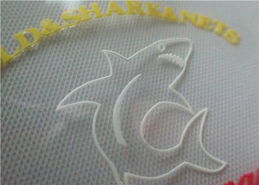 3D grabó en relieve etiquetas coloridas de la impresión de la pantalla con la prensa caliente del calor del pegamento del derretimiento para la camiseta