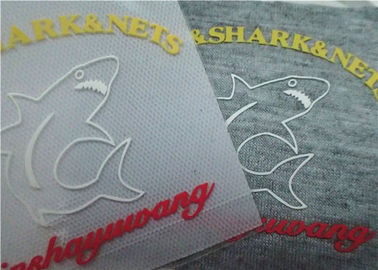 3D grabó en relieve etiquetas coloridas de la impresión de la pantalla con la prensa caliente del calor del pegamento del derretimiento para la camiseta