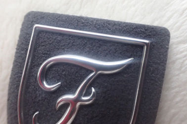 El cuero repujado de encargo de la transferencia de calor remienda el logotipo 3D en el ante, etiquetas de la ropa TPU