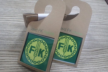 Recyled personalizado imprimió los accesorios de papel de la etiqueta colgante/de la ropa