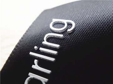 Logotipo blanco 3D de la cinta del silicón de la pantalla de la impresión de la placa gruesa negra lisa de la etiqueta