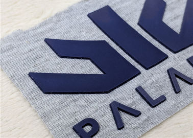 Etiqueta del silicón de la transferencia de calor, remiendo de goma grabado en relieve del PVC del logotipo para la ropa