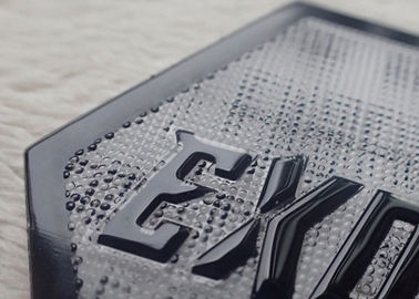 TPU grabó en relieve los remiendos autos-adhesivo del logotipo para la ropa/los bolsos/los sombreros