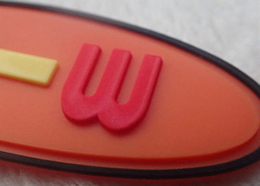 Los remiendos de goma creativos ovales no tóxicos del logotipo para la ropa/los niños empaquetan