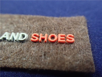 Color de encargo del doble del moldeo a presión de los remiendos de la ropa de OEKO en logotipo tejido no- de la moda 3D