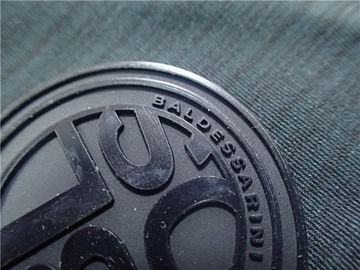 Remiendos de goma de encargo del logotipo/insignia redonda del silicón para la ropa o los bolsos