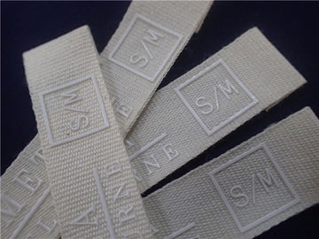 Etiquetas impresas blanco de la tela con el logotipo del silicón para los remiendos de la ropa de los deportes