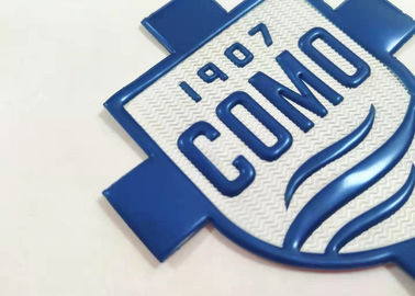 La aduana imprimió los remiendos suaves grabados en relieve de las etiquetas TPU del logotipo para la ropa de deportes