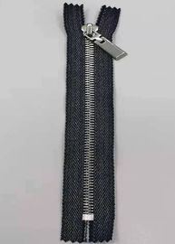 Los dientes durables del metal del estilo de Y Zipper con el paño de algodón/las cremalleras metálicas puros para los vaqueros
