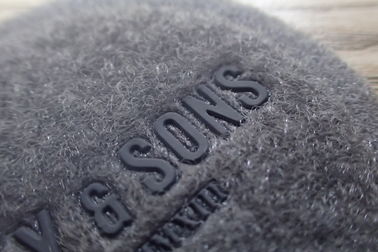 Eco - remiendos de goma de encargo amistosos del logotipo con la alta frecuencia del silicio 3D para la ropa