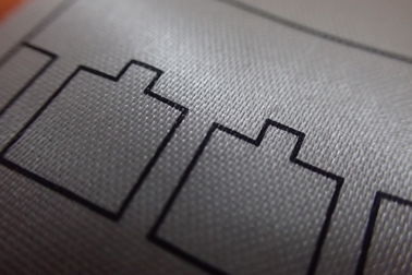 Etiquetas tejidas cuidado lavable de la ropa de la cinta de la impresión de la pantalla para el polo, capa, pantalones