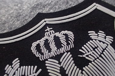 Remiendos de goma hechos espuma del logotipo de la microfibra de la ropa