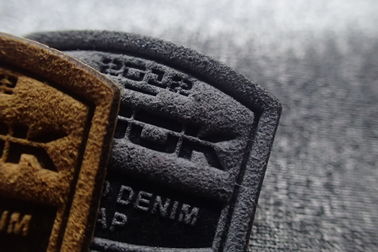 remiendos grabados en relieve etiquetas tejidos fibra micro de la ropa del traje de la nieve 3D