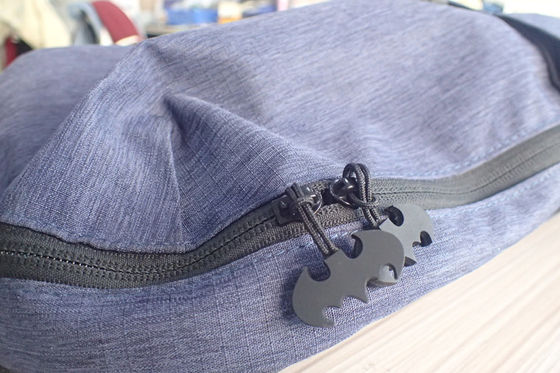 Tirador de goma material suave de la cremallera para las mochilas de los bolsos