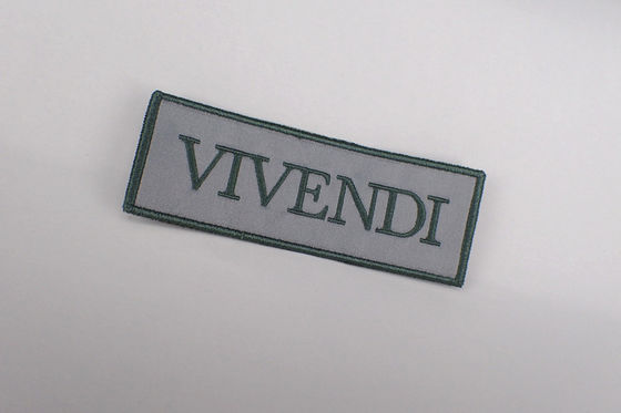 El fabricante Logo Embroidered Badge Applique Flower de encargo remienda para la ropa