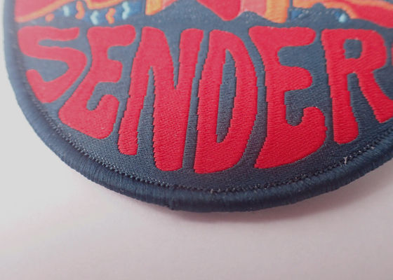 Hierro de encargo del bordado de la insignia de la prensa del calor en el Applique del remiendo para la ropa
