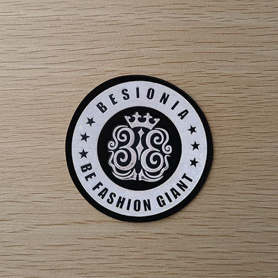 TPU de alta frecuencia remienda al club grabado en relieve las insignias Logo Screen Printing del fútbol