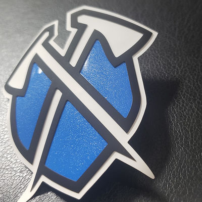 El logotipo de sellado caliente 3D de las etiquetas de la ropa de la impresión de pantalla grabó en relieve el silicón que imprimía la etiqueta de la película de la transferencia